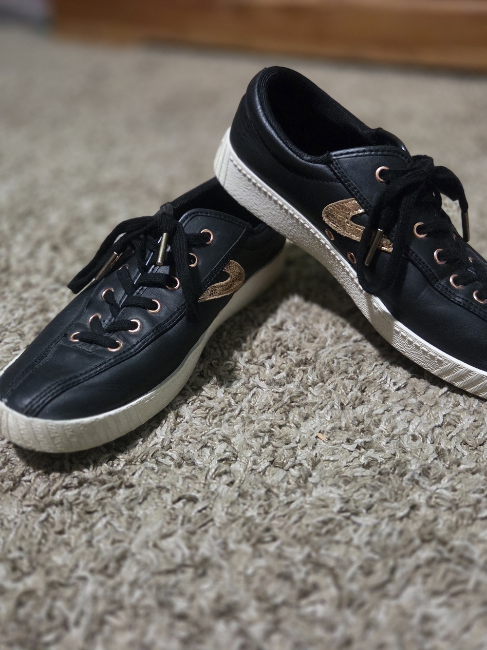 Trenton Women's Size 7.5 Black Leather Sneakers Gold Accent Great Condition!